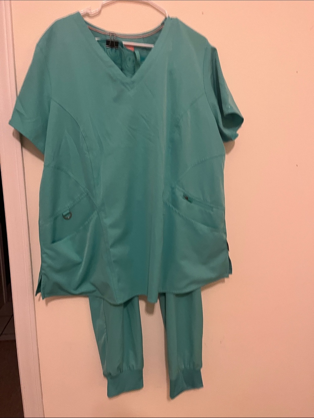 Women's Teal Medical Scrub Set - V-Neck Top & Jogger Pants